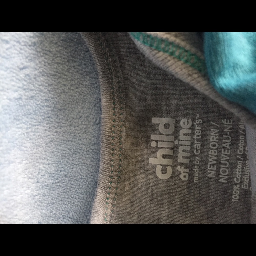 Carters NB Onsie - Picture 5 of 7